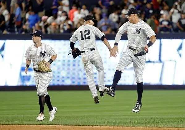 Yankees & Mets Game — arrivals at Yankee Stadium (Bronx) & Citi Field (Queens)